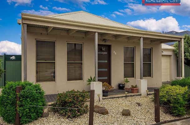 36 Chelsworth Loop, Craigieburn
