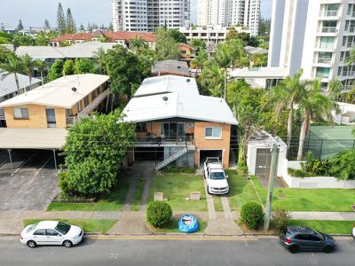 4 / 33 Breaker Street, Main Beach