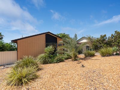 12 Manoora Drive, Hallett Cove