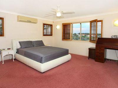 39 Glenwater Crescent, Helensvale