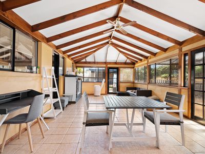 3 De Bernales Street, Hannans