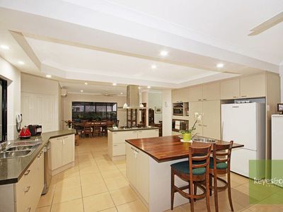 12 Knox Court, Mount Louisa
