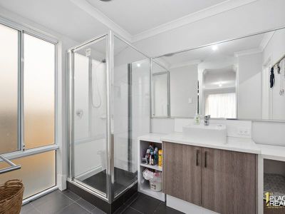 6 Kendale Way, Meadow Springs