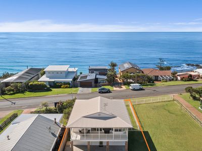 22 Sunset Strip, Manyana