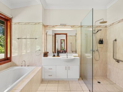 69863 Bruce Highway, Aloomba