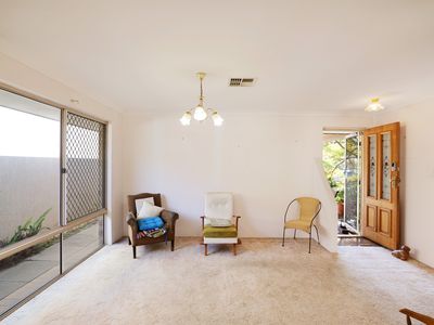 8 David Close, Osborne Park