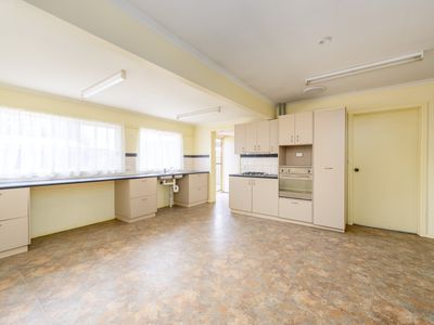 19 Meaklim Street, Shepparton