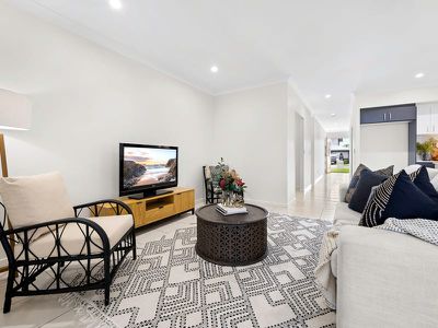 9 Longstaff Crescent, Pimpama