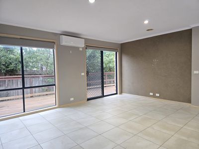 18 Sandalwood Grove, Carrum Downs