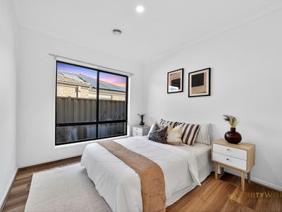 15 Brockwell Crescent, Manor Lakes