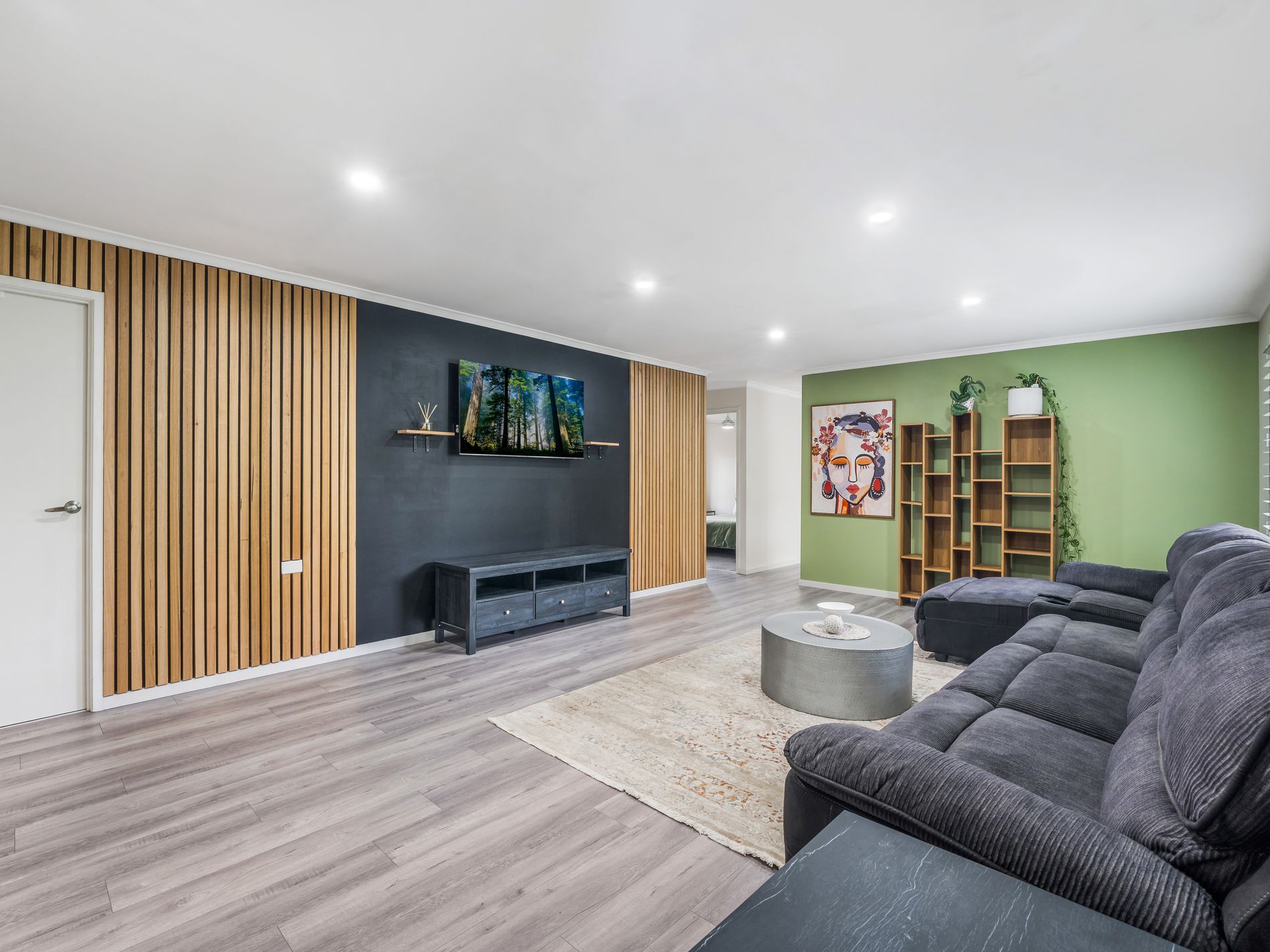 6 Moore Place, Currans Hill