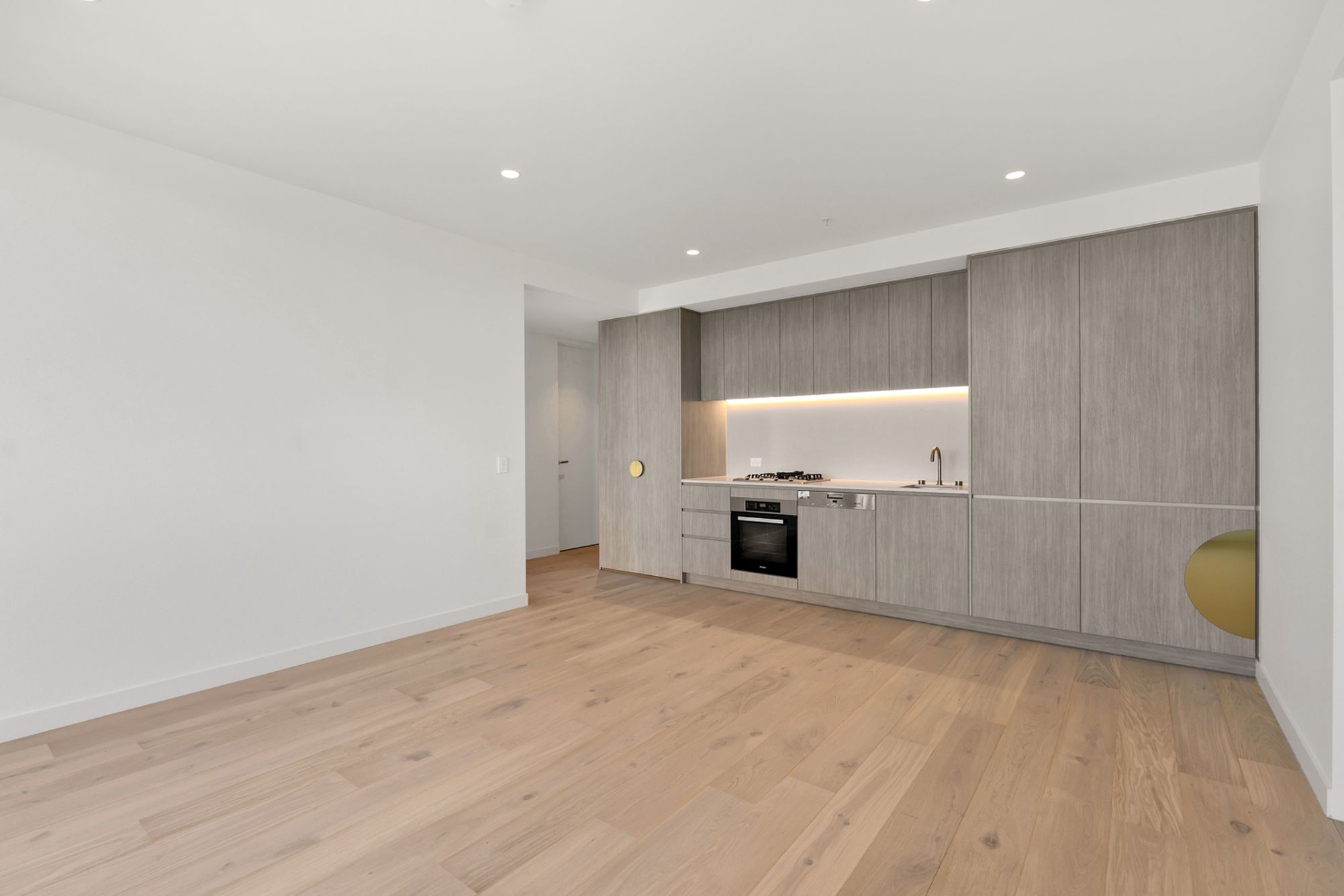 2909 / 17 Austin Street, Adelaide