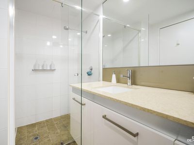 202 / 19 The Circus, Burswood
