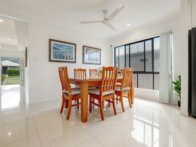11 Girringun Parade, Mount Peter