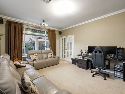 11 Horsham Crescent, Harrisdale