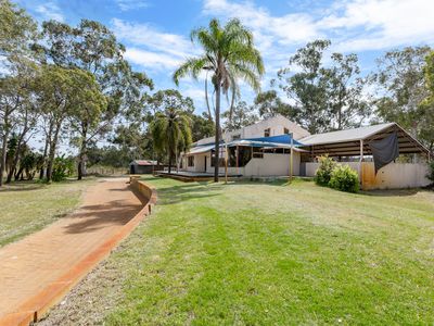 91 Mustang Road, Champion Lakes