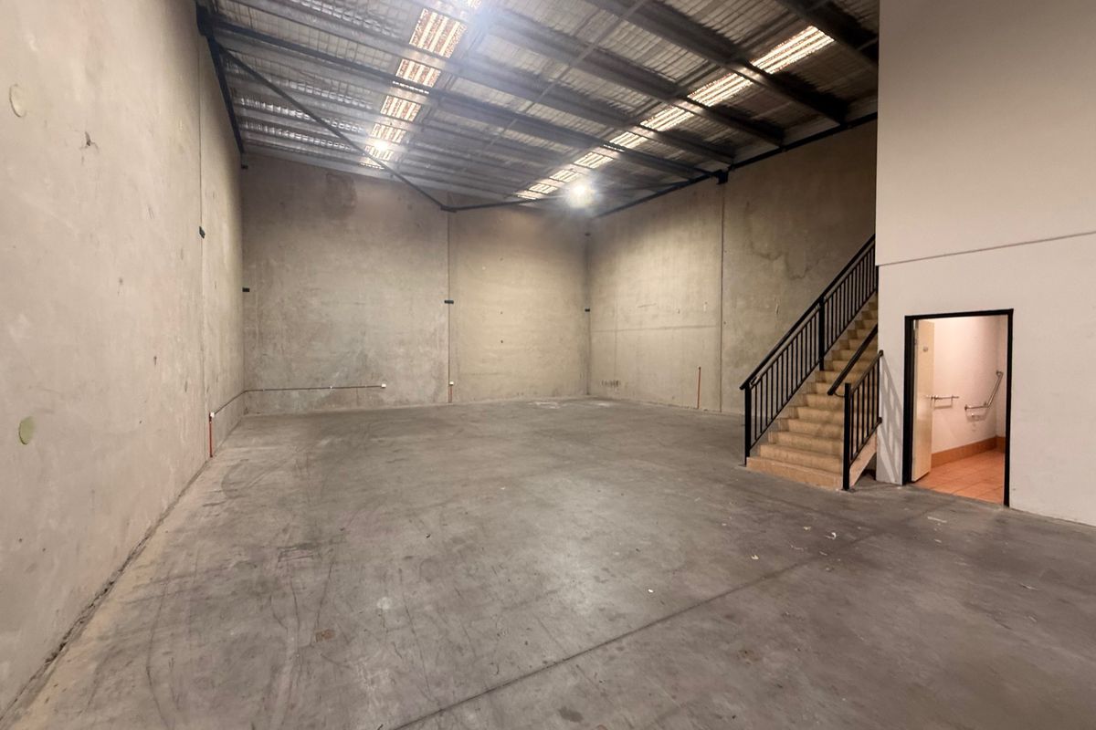 3 / 8 Samantha Place, Smeaton Grange