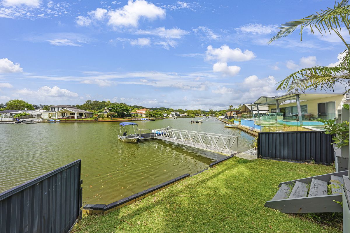 32 Mainsail Street, Currumbin Waters