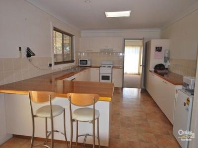 13 Howard Ave, Dubbo