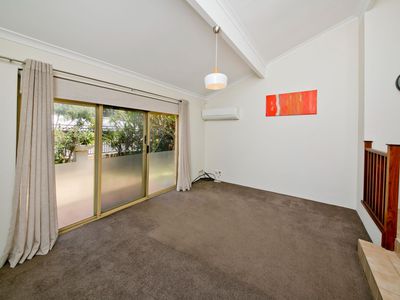 2/304 Flamborough Street, Doubleview