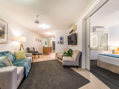 24 / 18 Seaview Drive, Airlie Beach