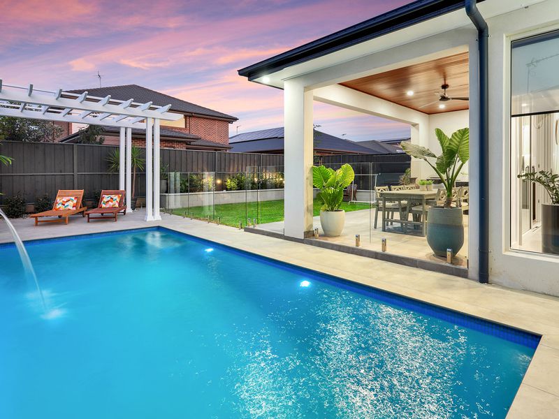 10 Navelina Street, Box Hill