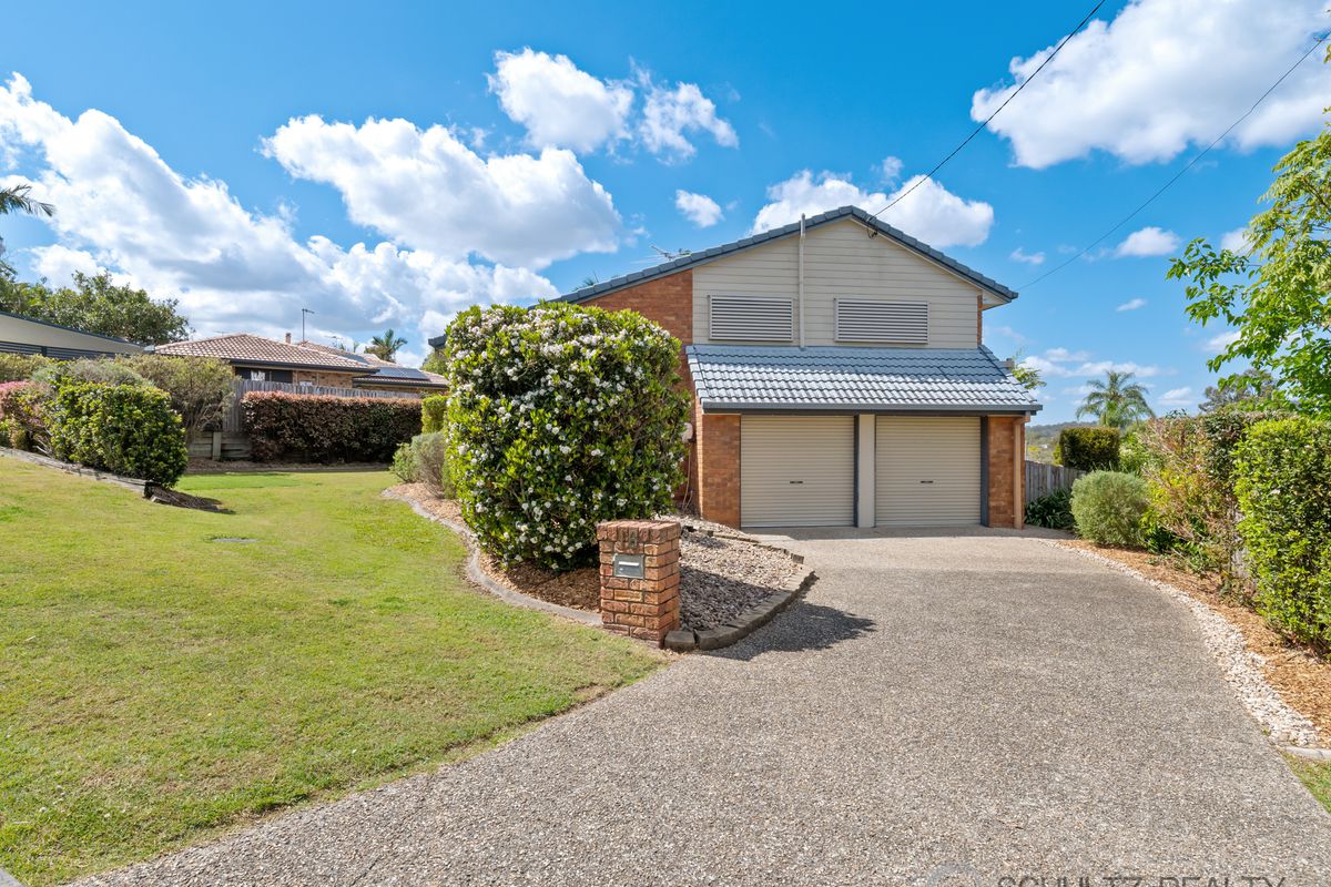 4th Bedroom Potential, 2 living areas, Inground Pool, Double Garage all Set On a Huge 1,074m² Block!