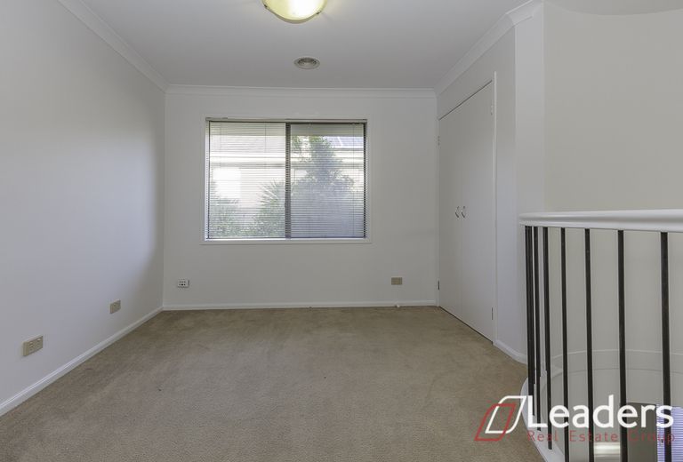 7 Waterstone Cove, Sanctuary Lakes