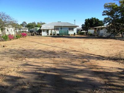 126 Wren street, Longreach