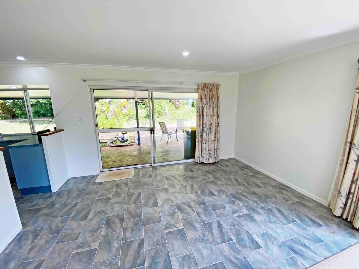 22 Panoramic Drive, Atherton