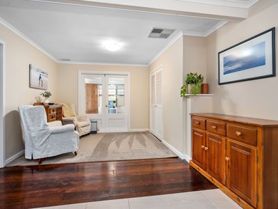 83 Varden Street, Piccadilly