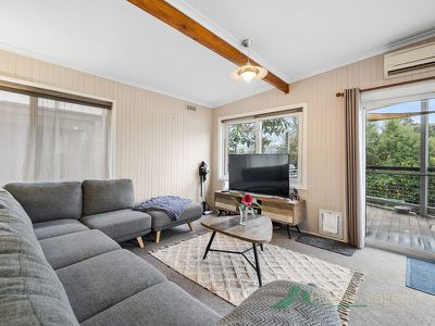 5 Coolumbooka Avenue, Tawonga South