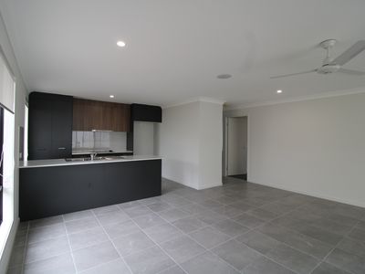 24 Sage Wy, White Rock