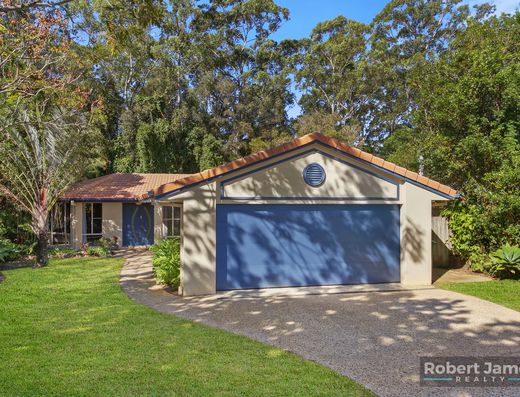 5 BEDROOM HOME WITH PARK RESERVE BACKDROP image 3