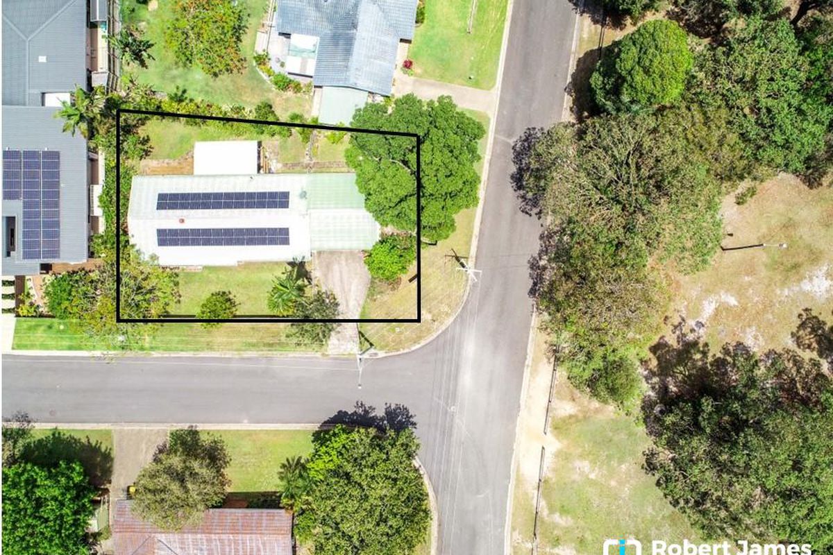 2 Muirfield Crescent, Tewantin