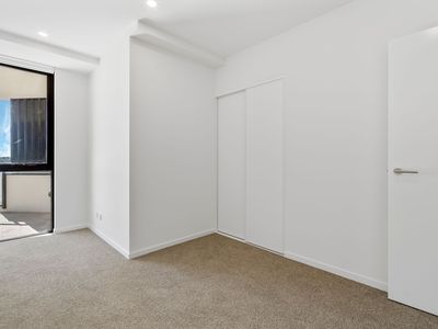 2603 / 10 Sickle Avenue, Hope Island