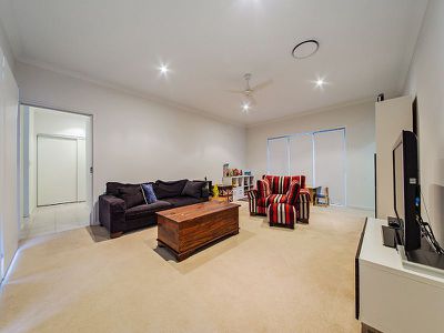 16 Macquarie Street, Wakerley