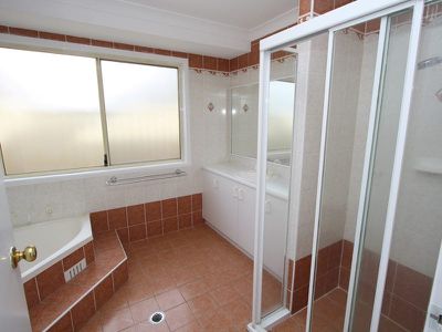 16 Jenolan Crescent, Wattle Grove