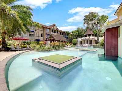 1603 / 2-10 Greenslopes Street, Cairns North