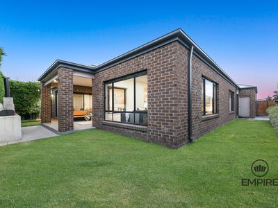 2 Lilydale Avenue, Clyde North