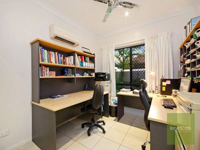 6 Sunningdale Pocket, Idalia