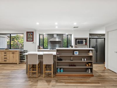 19 Lombadina Parade, Secret Harbour