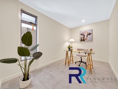 5 EMMETTS MEWS, Deer Park