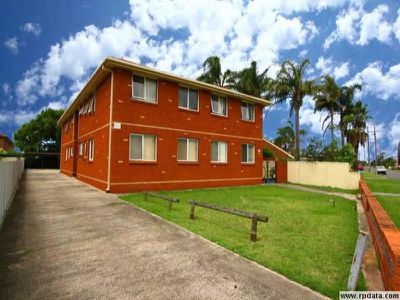 1 / 13 Peterborough Ave, Lake Illawarra