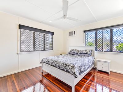 5 Poinciana Street, Cranbrook