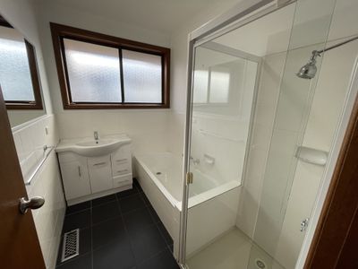 2 / 63 Rhodes Parade, Oak Park