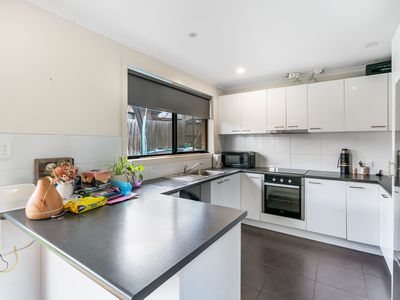 2 / 103 Bass Street, Warrane