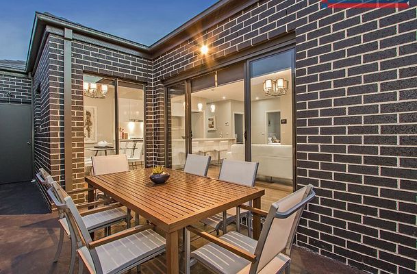30 Perugia Avenue, Greenvale