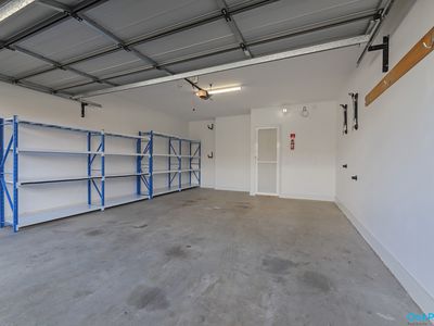 2 / 18 Austin Cres, Pascoe Vale