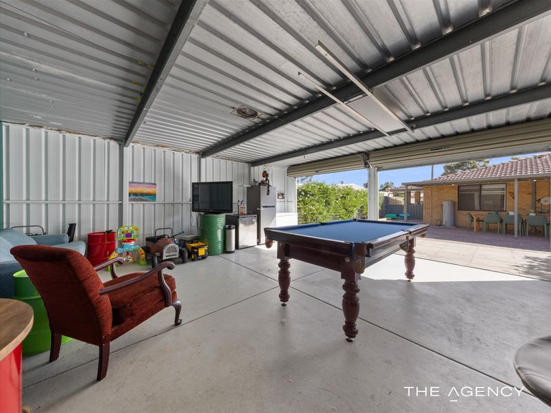 2 Little Rush Close, South Lake